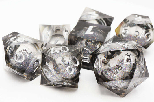 Sharp-Edged Liquid Core RPG Dice Set CLOUDANIMESTUDIO