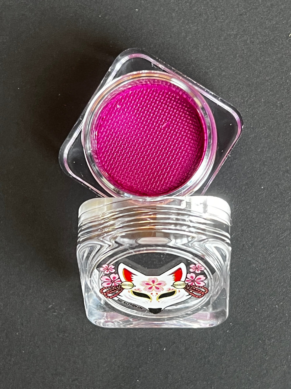 Fuchsia Water Activated Graphic Liner Easy To Use And Wash Off 8 CM