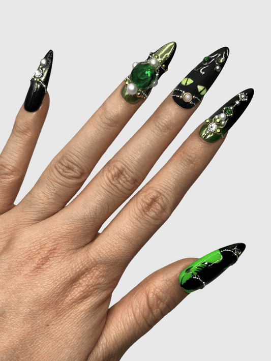 Witch's Familiar press on nails CLOUDANIMESTUDIO